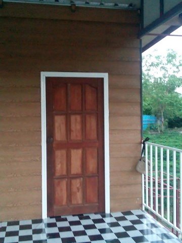 สร้างบ้านงบไม่ถึงแสน บ้านทรงใต้ถุนขนาดเล็กพร้อมระเบียงรับลม กับงบประมาณเพียง 85000 บาท