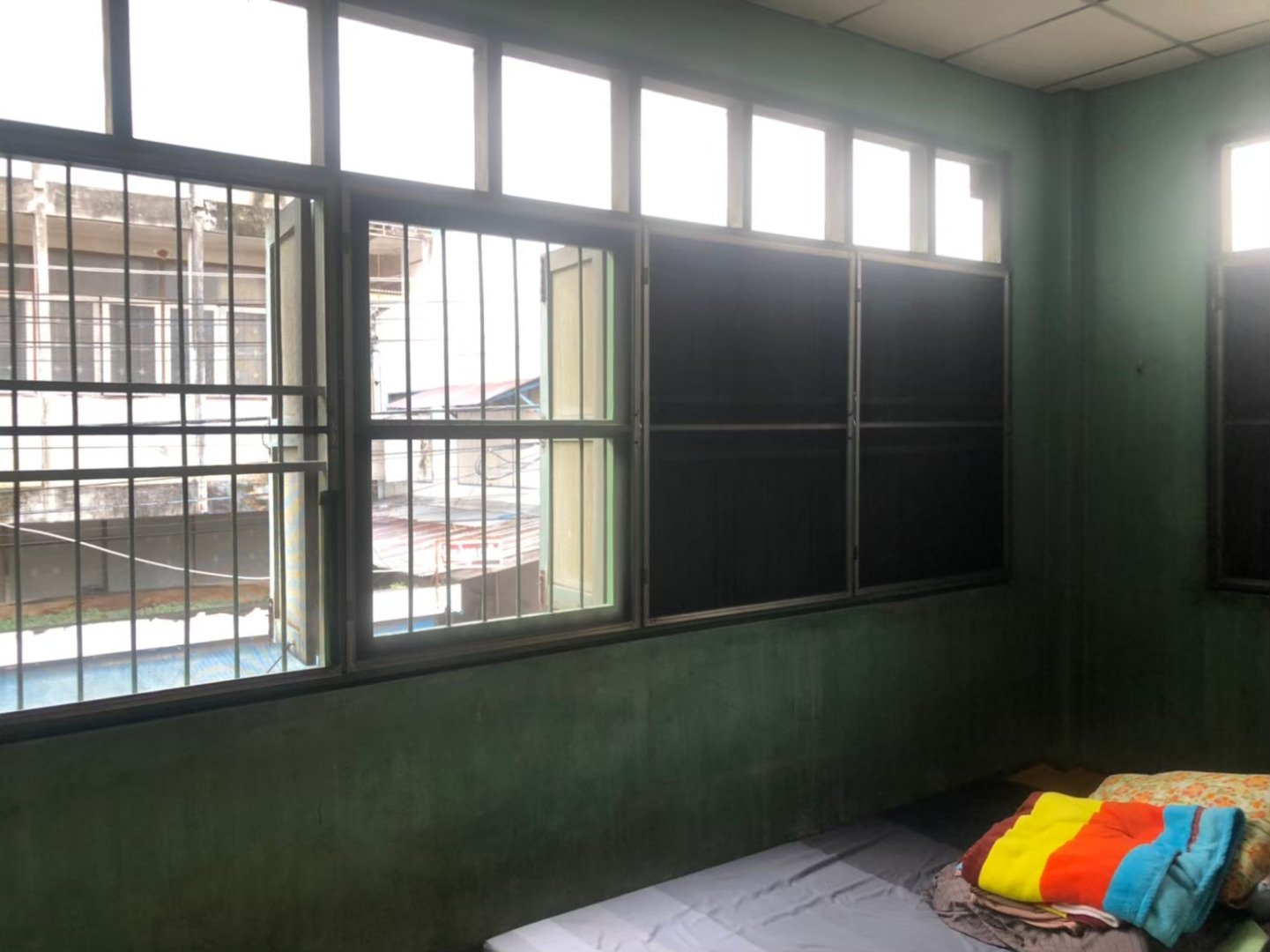 รีโนเวท “ห้องนอน 1260 ตรม” ในดีไซน์ใหม่ แต่ยังคงกลิ่นอายเสน่ห์เดิมๆ ไว้ แบบบ้านชุมชนเก่า