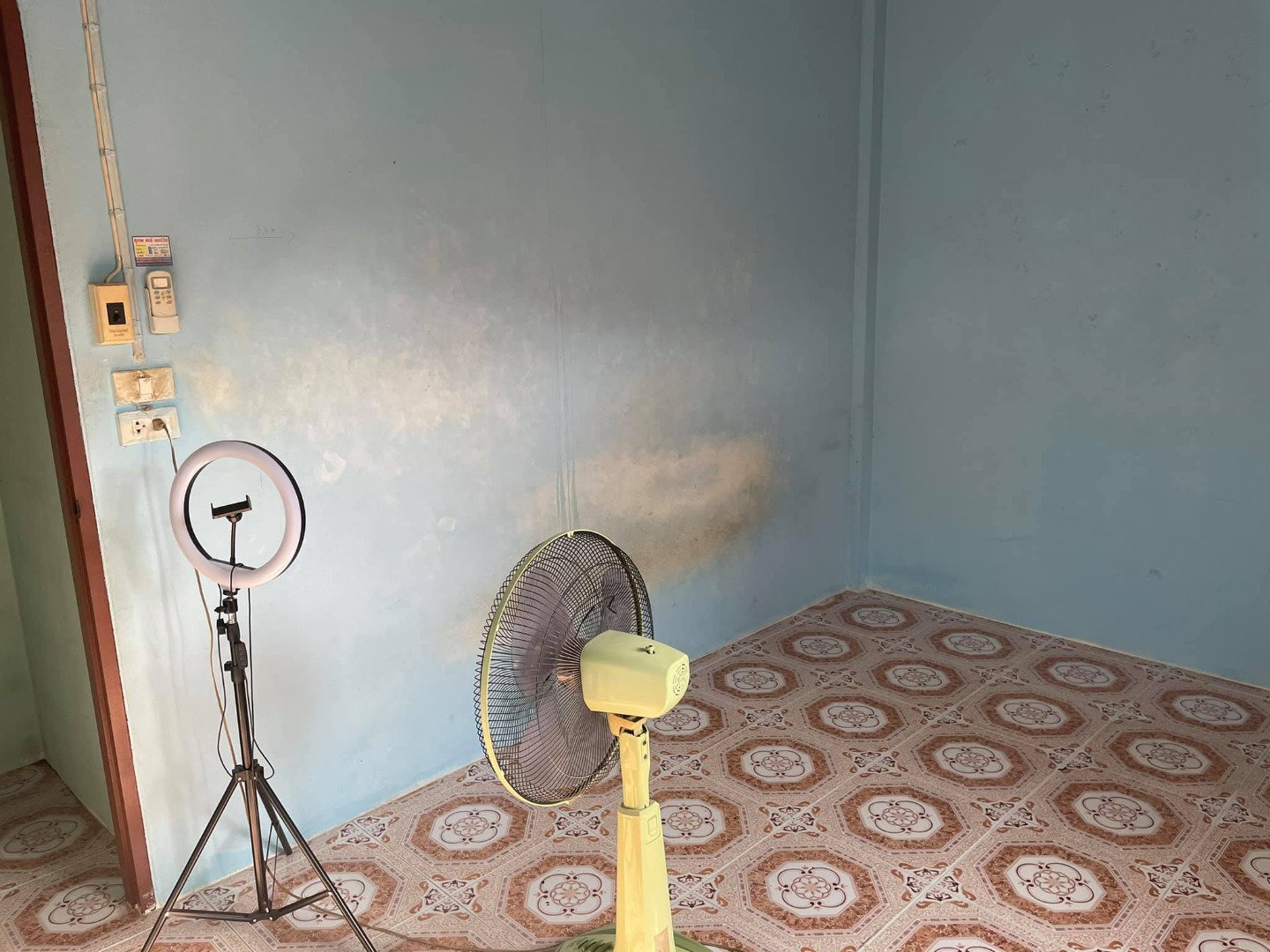 รีวิวเปลี่ยนห้องเก่าๆ เน่าๆ 10 ปี เป็นห้องใหม่สุดเท่ ออกแบบเองผ่านแอป ง่ายนิดเดียว