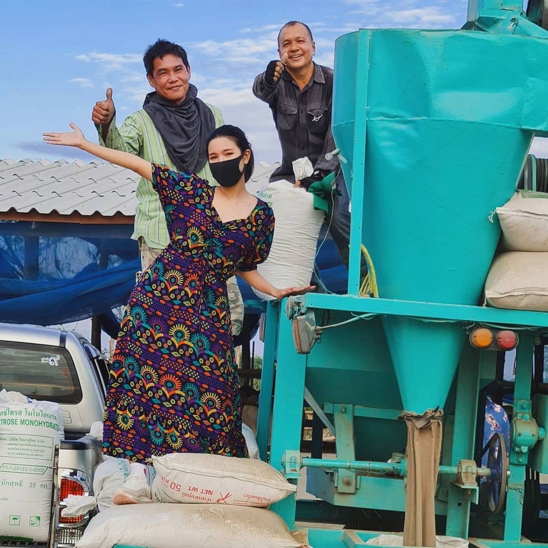ไร่นาสวนผสมของ “เปา เปาวลี” ที่จังหวัดสุพรรณฯ เลี้ยงไก่ เลี้ยงวัว ปลูกข้าว จัดเต็ม