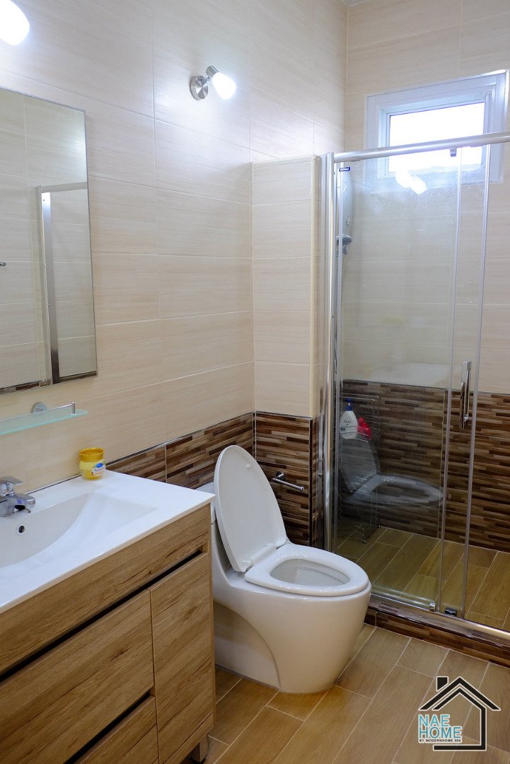 บ้านสไตล์อิงลิชคันทรี พร้อมเรือนรับรองแยก 4 ห้องนอน 4 ห้องน้ำ พื้นที่ใช้สอย 355 ตรม