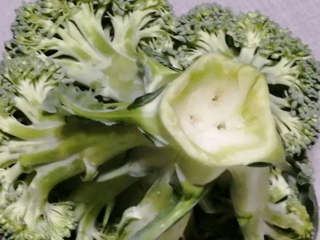 ไอเทมเก็บผักง่ายๆ จากร้าน 100 เยน แค่เสียบก็ยืดอายุผักได้หลายวัน