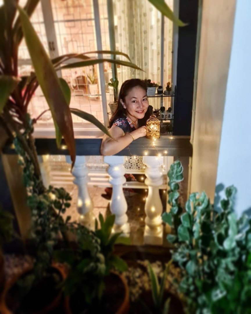 "บ้านน้อง พรสุดา" อดีตนางเอกยุค 90 กับชีวิตภริยานักการทูต และการผันตัวเป็นผู้จัดละคร
