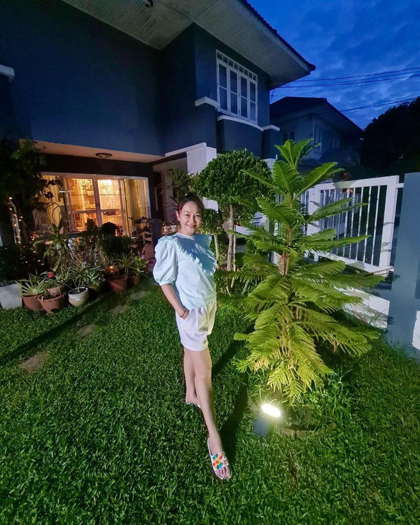 "บ้านน้อง พรสุดา" อดีตนางเอกยุค 90 กับชีวิตภริยานักการทูต และการผันตัวเป็นผู้จัดละคร