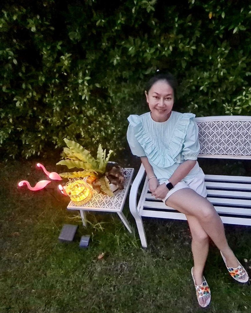 "บ้านน้อง พรสุดา" อดีตนางเอกยุค 90 กับชีวิตภริยานักการทูต และการผันตัวเป็นผู้จัดละคร