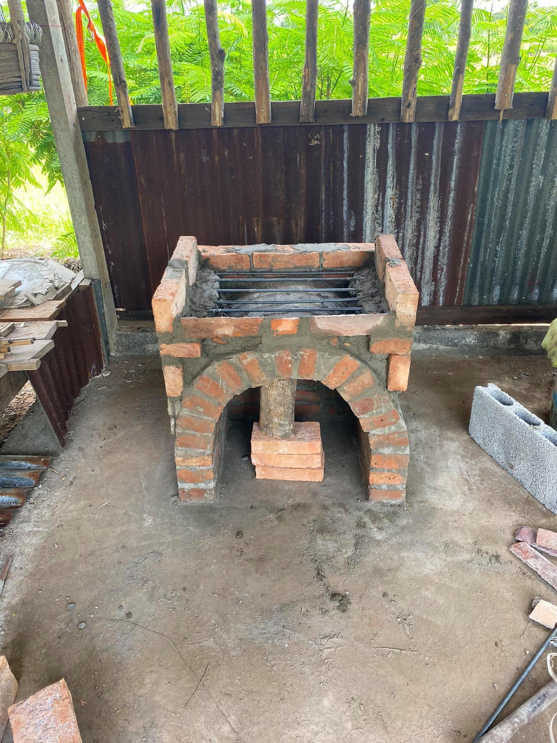 หนุ่มโชว์ไอเดีย “เตาฟืนทำเอง” ออกแบบเพื่อใช้สำหรับบ้านสวนโดยเฉพาะ
