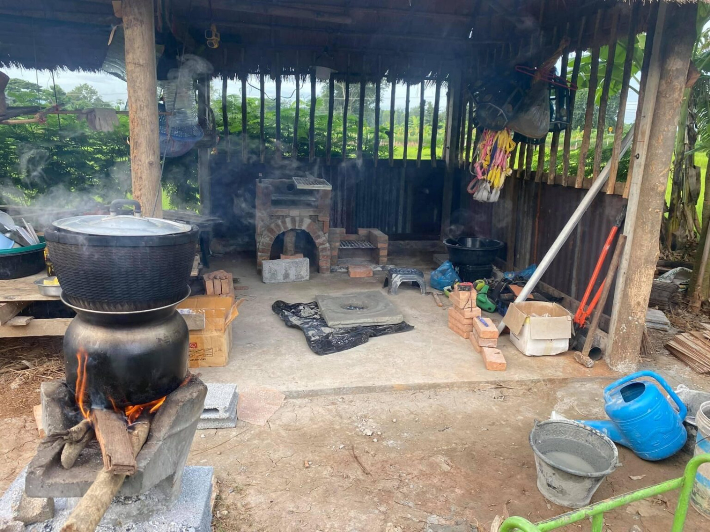 หนุ่มโชว์ไอเดีย “เตาฟืนทำเอง” ออกแบบเพื่อใช้สำหรับบ้านสวนโดยเฉพาะ