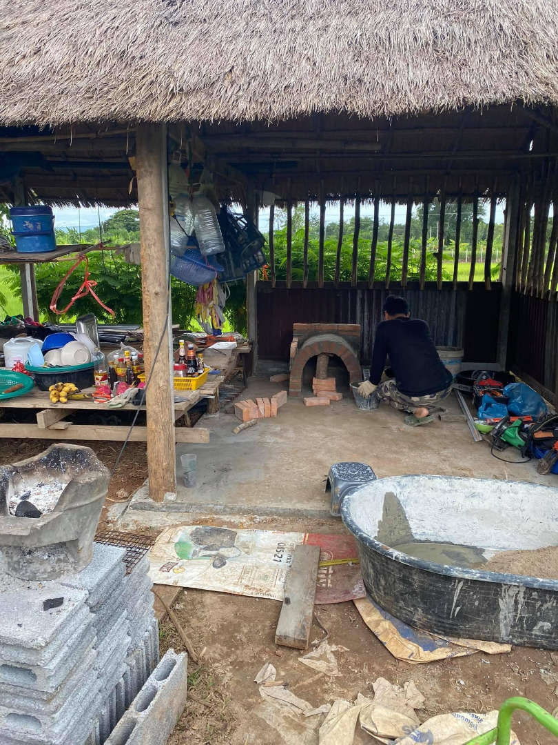 หนุ่มโชว์ไอเดีย “เตาฟืนทำเอง” ออกแบบเพื่อใช้สำหรับบ้านสวนโดยเฉพาะ