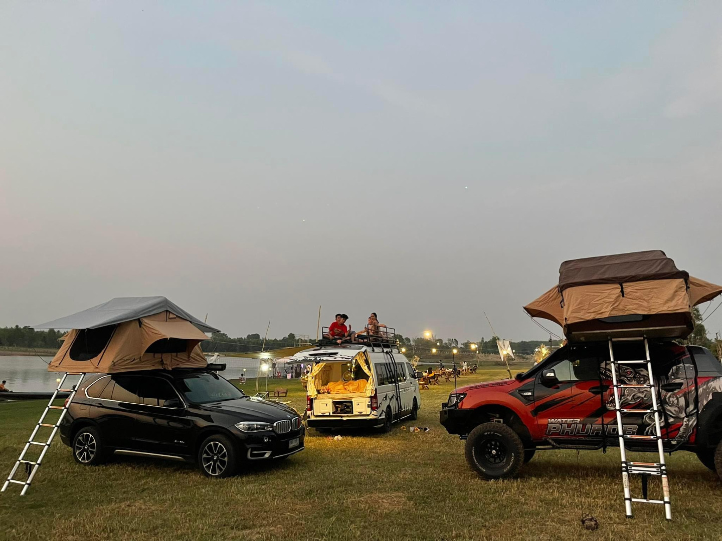 ไอเดียเจ๋ง สาวเปลี่ยนรถตู้เป็นรถบ้าน ตกแต่งน่ารัก อยากเที่ยวเมื่อไร ล้อหมุนได้เลย