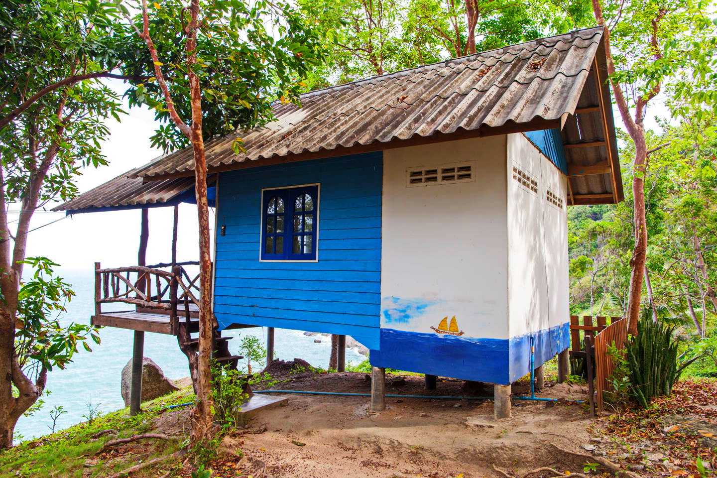 ห้องนอนบังกะโล ก่อสร้างอย่างเรียบง่าย ภายใต้บรรยากาศริมทะเล