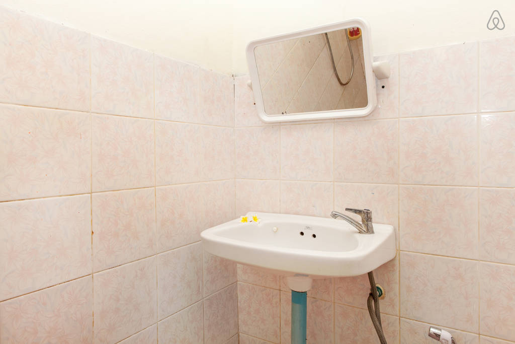 ห้องนอนบังกะโล ก่อสร้างอย่างเรียบง่าย ภายใต้บรรยากาศริมทะเล