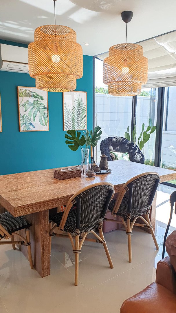 เจ้าของบ้านเนรมิตบ้านสไตล์ TropicalBoho ตกแต่งเสร็จแล้วกลายเป็นคนติดบ้าน