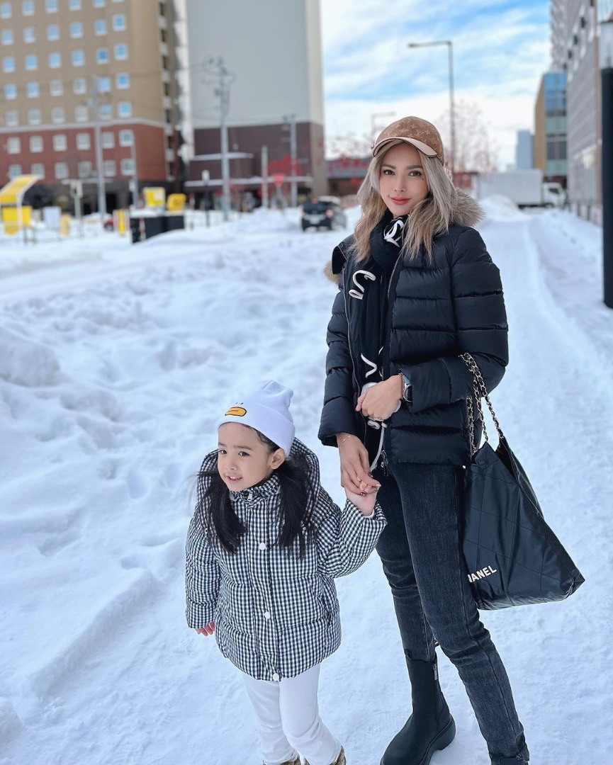 อุ้ม ลักขณา