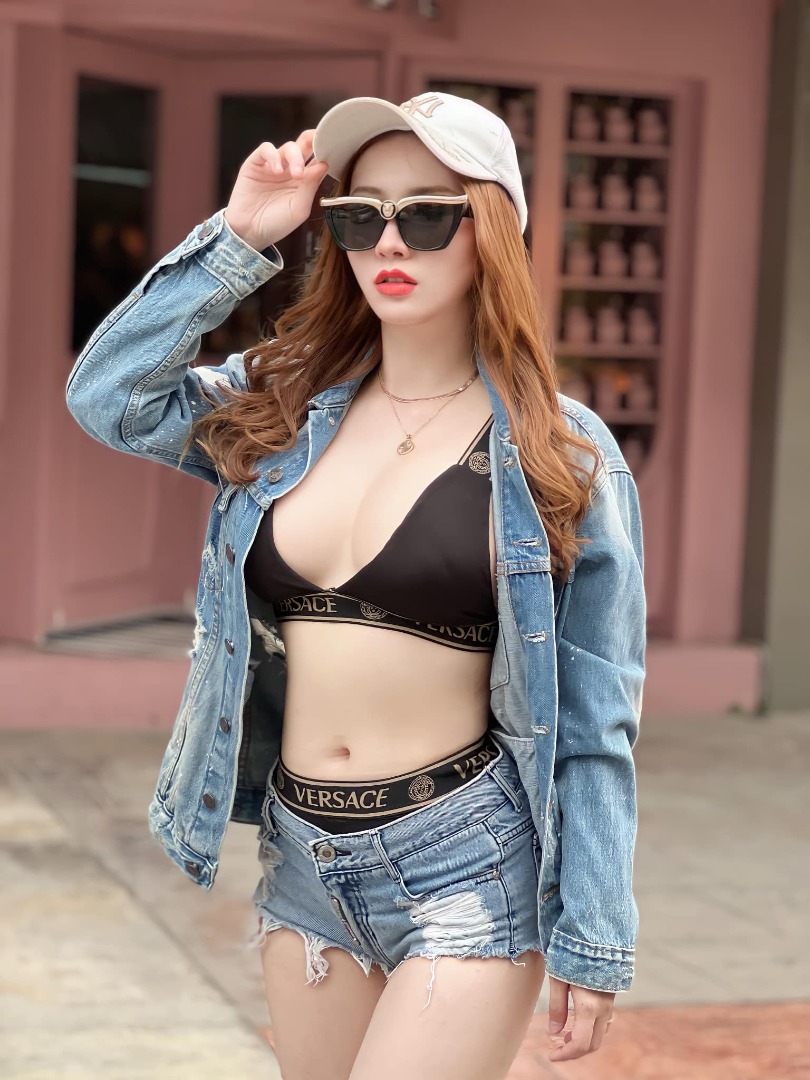 ยูมิโกะ ณัฐชมพร