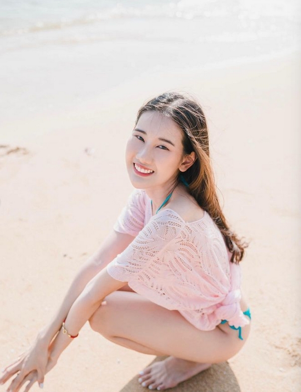 บุ๊ค ณิชารีย์