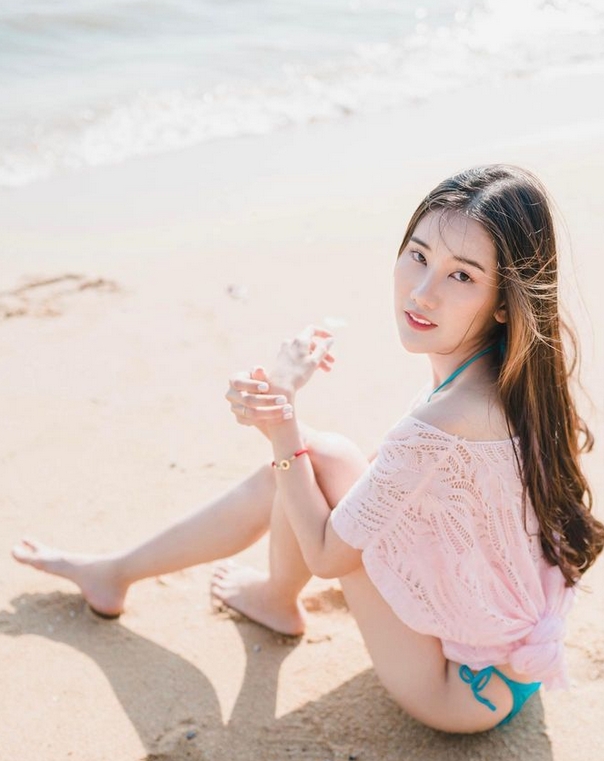 บุ๊ค ณิชารีย์