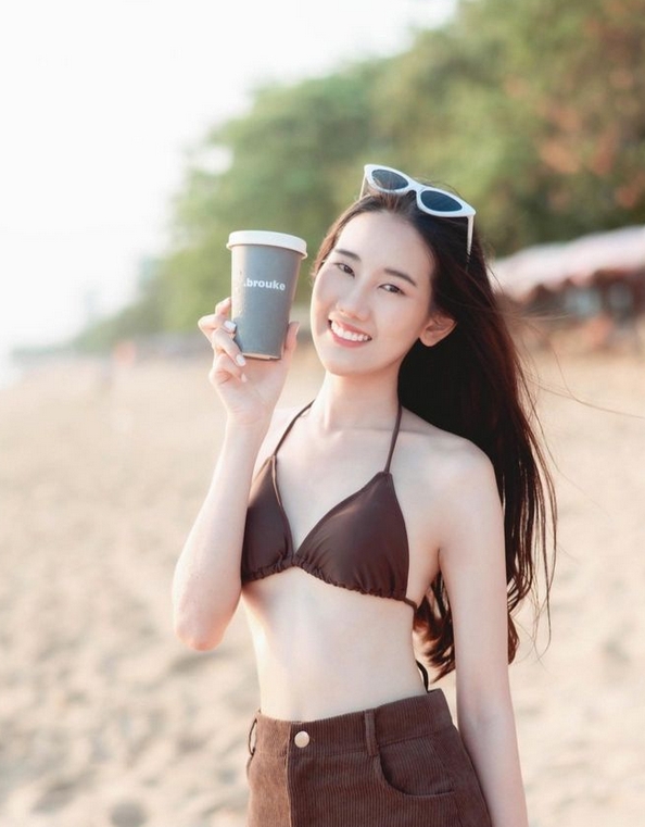 บุ๊ค ณิชารีย์