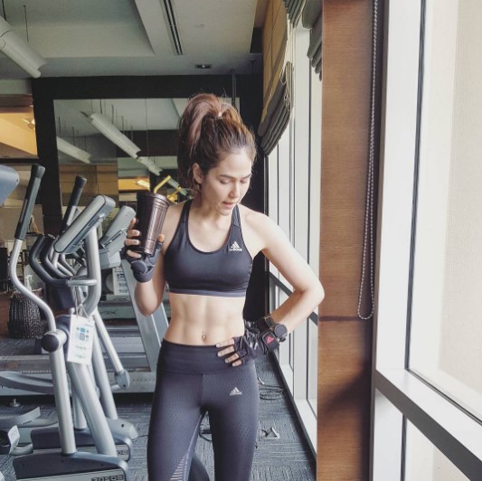 ชมพู่ อารยา