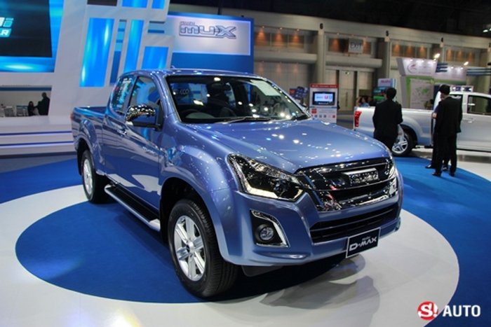 รถใหม่บูธ Isuzu ในงานมอเตอร์เอ็กซ์โป 2015
