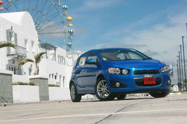 Sanook! Drive : Chevrolet Sonic Hatchback 1.4 LTZ ...หล่อเหลือร้าย