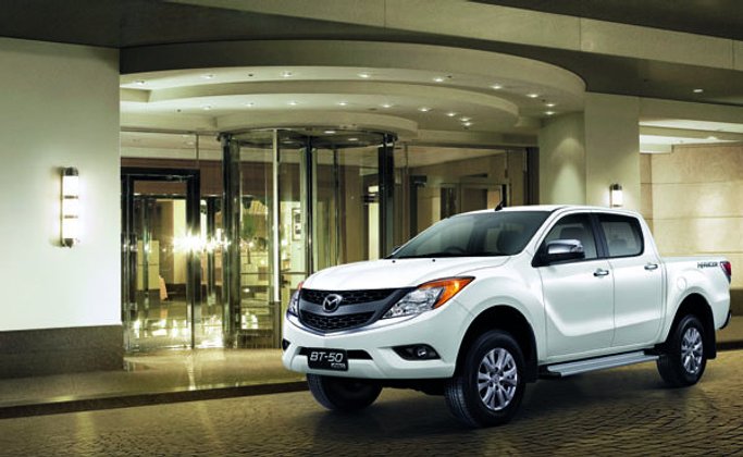 Mazda BT-50 Pro ..กระบะม้ามืด