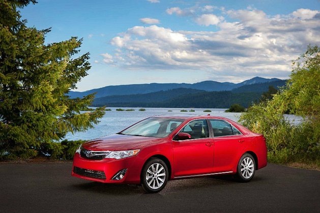 Toyota Camry 2013 แอบปรับเล็กๆ ในเรื่องวัสดุ
