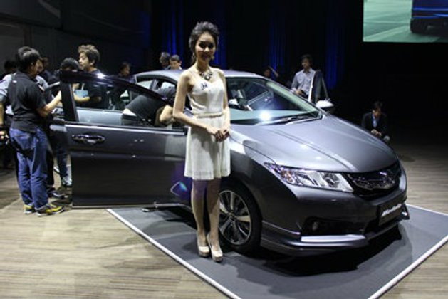 สวยเว่อร์! Honda City 2014 กับชุดแต่ง Modulo แท้