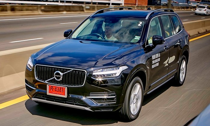 รีวิว Volvo XC90 T8 Twin Engine AWD Momemtum เอสยูวีหรูขุมพลังไฮบริดเสียบปลั๊ก
