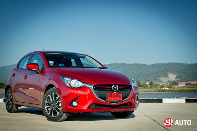 รีวิว Mazda 2 2015 SKYACTIV-D ตัวเล็กทรงพลัง ปรับปรุงดีขึ้นในทุกด้าน