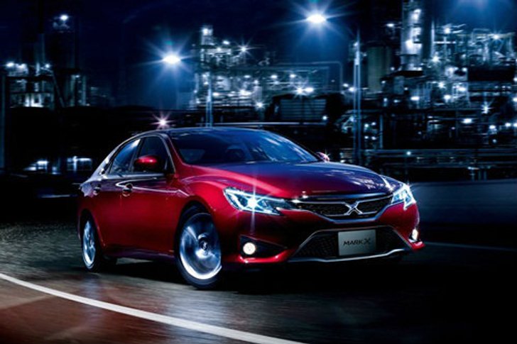 2013 Toyota Mark X หล่อเหลายิ่งขึ้นด้วยเส้นสายใหม่