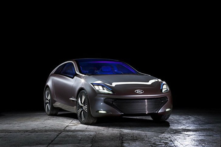 ฮุนไดอวดโฉมรถไฟฟ้า พร้อมโชว์รถต้นแบบ Hyundai i-oniq
