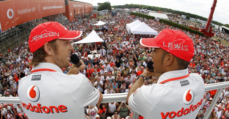 Vodafone ต่อลมหายให้ Mclaren ถึง 2013