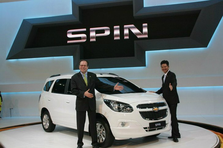 Chevrolet พร้อมเปิดผ้าคลุม Chevrolet Spin 12 มี.ค.