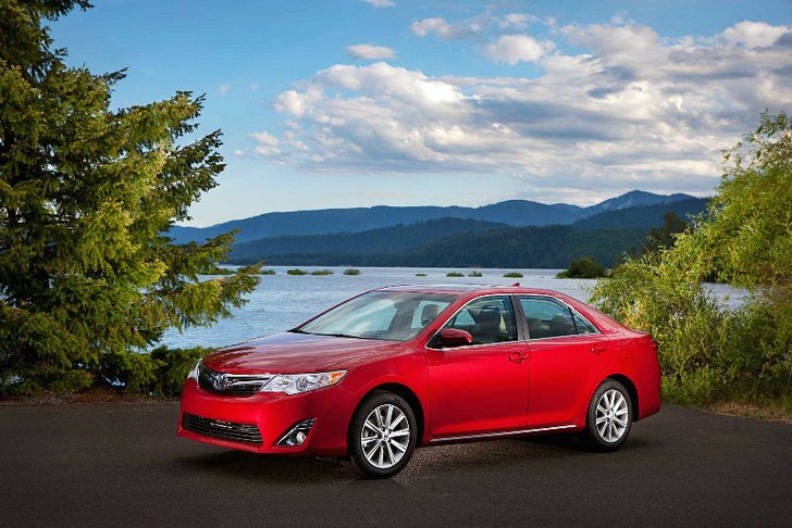 Toyota Camry 2013 แอบปรับเล็กๆ ในเรื่องวัสดุ