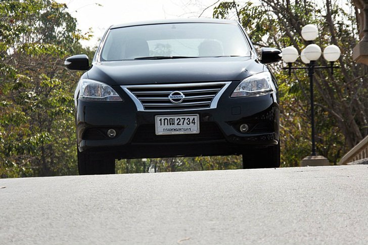 Sanook! Drive : Nissan Sylphy 1.8 V หรูโดดเด่นสมรรถนะลงตัว