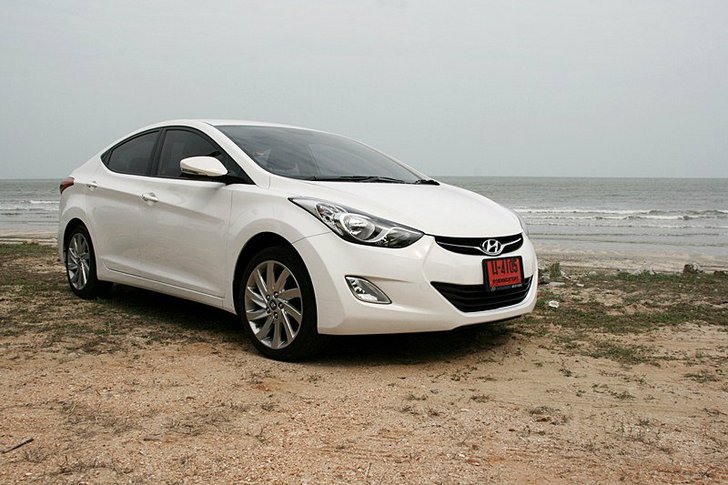 Sanook! Drive : Hyundai Elantra 1.8 GLS คอมแพ็คคาร์โสมขาว สมรรถนะเร้าอารมณ์
