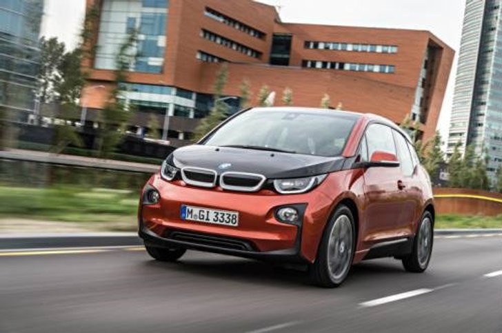 ฉะแหลก! BMW i3 ถูกเปรียบเหมือนเฟอร์นิเจอร์ IKEA