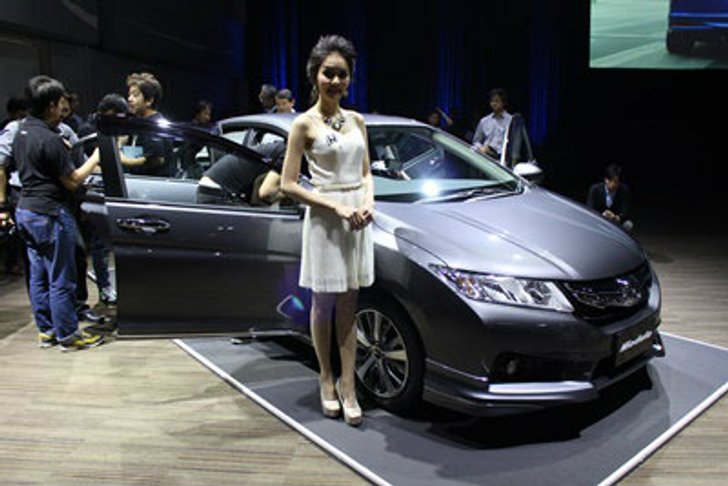 สวยเว่อร์! Honda City 2014 กับชุดแต่ง Modulo แท้