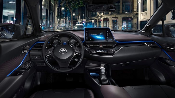 Toyota C-HR เผยภาพห้องโดยสารภายในสุดล้ำ