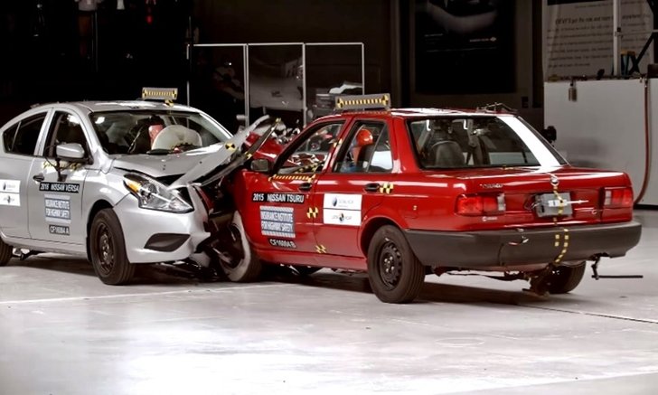 IIHS เผยคลิป Nissan Almera ทดสอบชนกับรถสมัย 20 ปีที่แล้ว