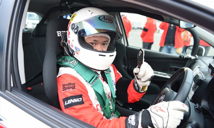 “สุพงศ์-นิวัฒน์” ลุยสร้างชื่อให้ไทยคว้าอันดับ 6 และ 11 ในศึก Netz Cup Vitz Race 2016 ประเทศญี่ปุ่น