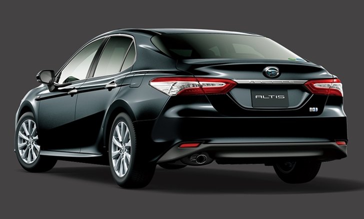 Daihatsu Altis 2017 ใหม่ จับคัมรี่ไฮบริดมาติดป้ายไดฮัทสุ ราคา 1.045 ล้าน