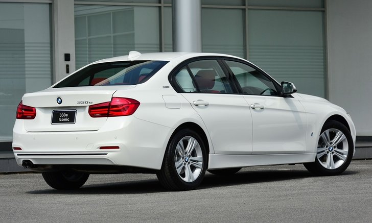 BMW 330e Iconic 2017 เพิ่มรุ่นเริ่มต้นใหม่ล่าสุด เริ่ม 2.259 ล้านบาท