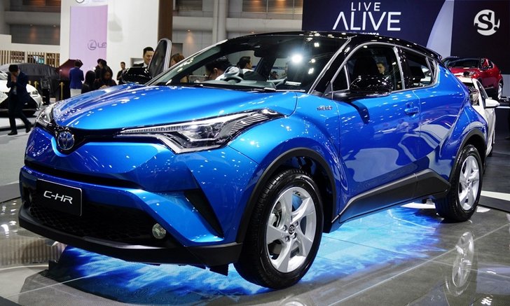 ตารางผ่อน Toyota C-HR 2018 ใหม่ จ่ายเดือนละเท่าไหร่ พร้อมโปรโมชั่นก่อนขายจริง