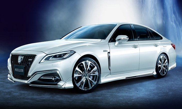 Toyota crown 2018 года