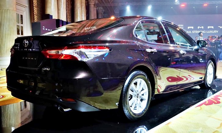 ไปดู Toyota Camry 2.0G 2019 ใหม่ ทั้งภายนอก-ภายใน รุ่นเริ่มต้นราคา 1,445,000 บาท