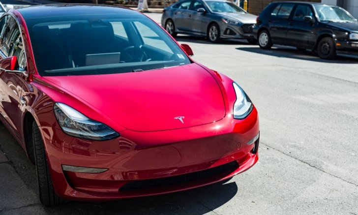 Tesla Model 3 กับการเป็นแท็กซี่ไฟฟ้ารุ่นแรกในกรุงนิวยอร์ค
