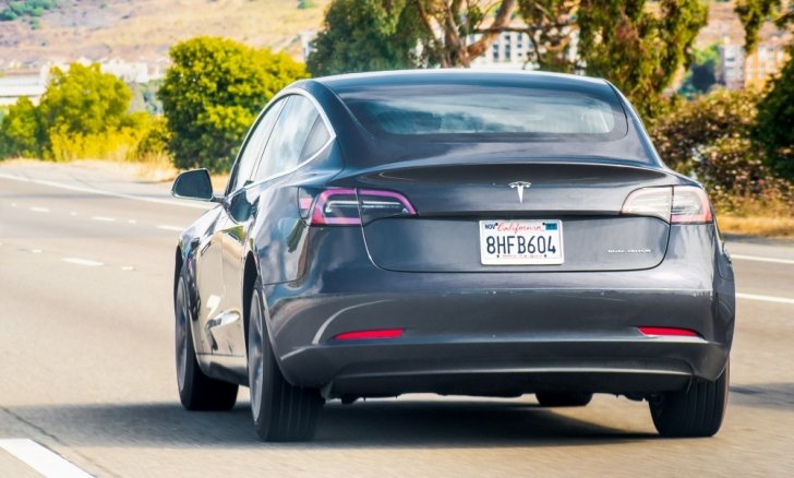 Tesla Model 3 ยอมหั่นราคา ขอกลับไปรับเงินอุดหนุนจากรัฐบาลจีนเช่นเดิม