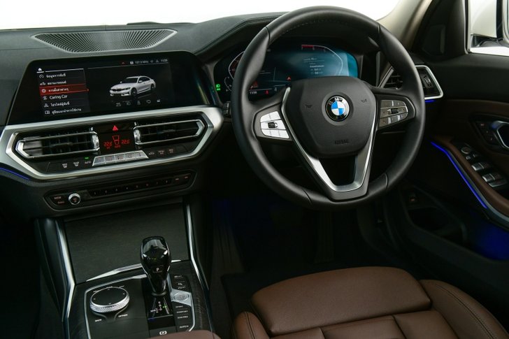 bmw320liluxury_13