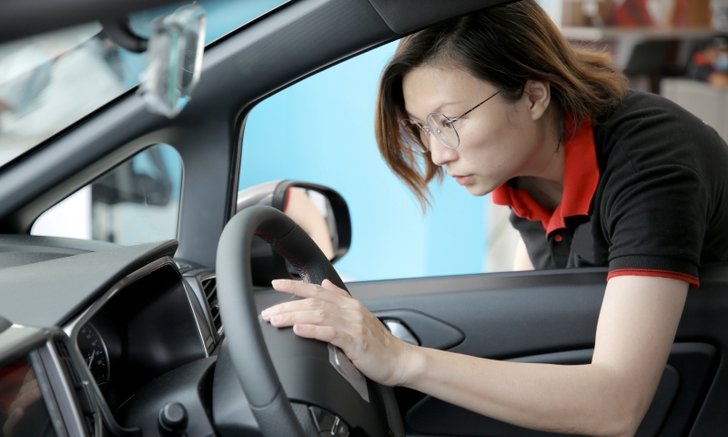 .เช็กรถก่อนเดินทางไกล 7 จุดสำคัญ มีอะไรบ้าง?.